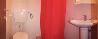 natsios-apartment12-4beds-firstfloor-wc