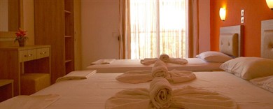 natsios-apartment14-4beds-firstfloor-02